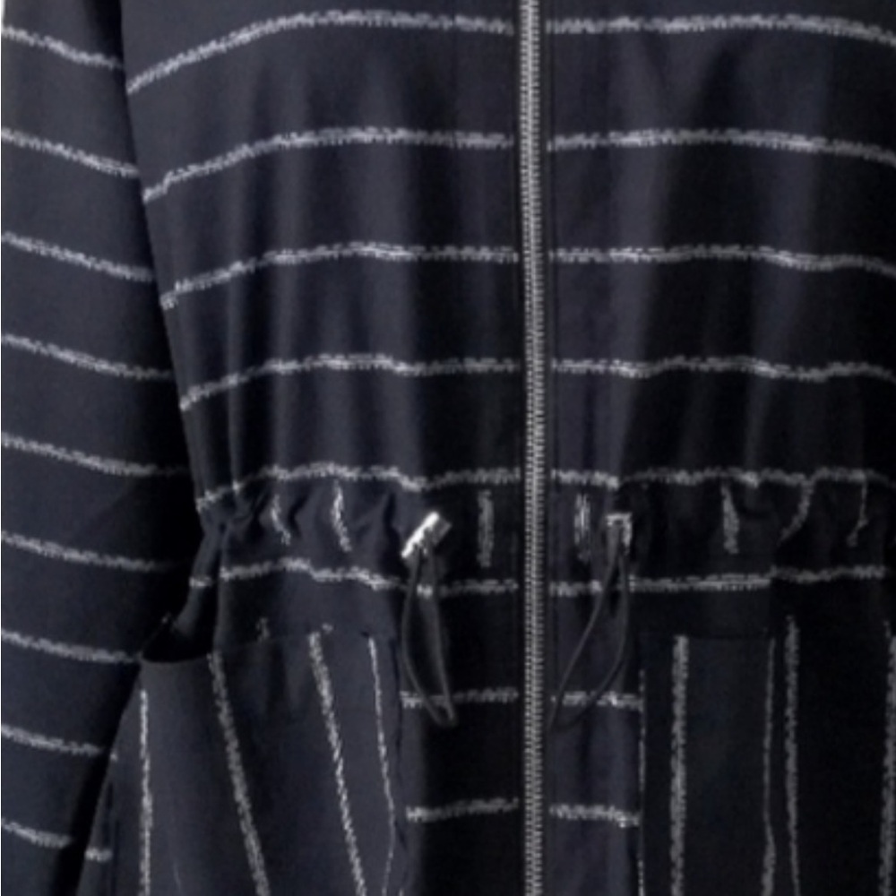 Chico's Reversible Light Jacket Size 8-10 Petite, Zenergy, Navy & White Pattern